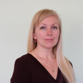 Елена Попова