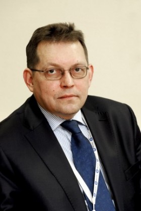 Удостоен награды Госкорпорации «Росатом»  нагрудного знака отличия «За заслуги перед атомной отраслью» 3 степени. 