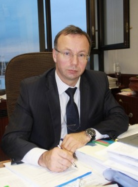 Удостоен награды Госкорпорации «Росатом»  нагрудного знака отличия «За заслуги перед атомной отраслью» 3 степени. 