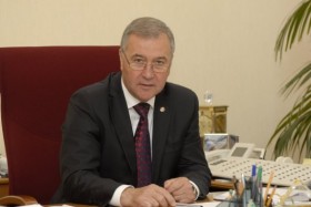Награжден Почетным знаком Союза промышленников и предпринимателей Мурманской области.